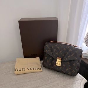 Louis Vuitton Pochette Metis